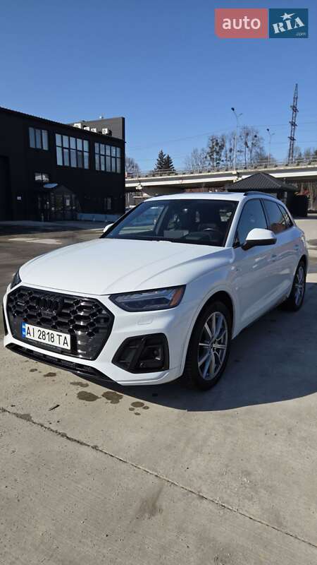 Позашляховик / Кросовер Audi Q5 2021 в Києві