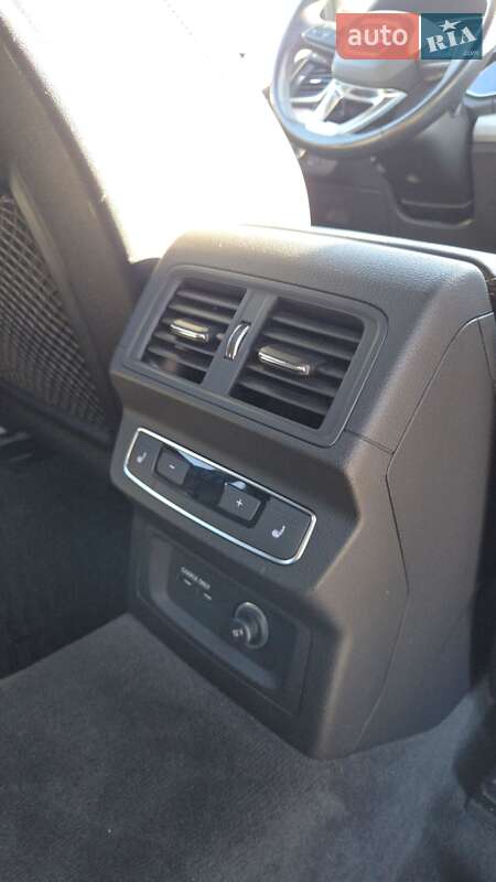 Позашляховик / Кросовер Audi Q5 2021 в Києві