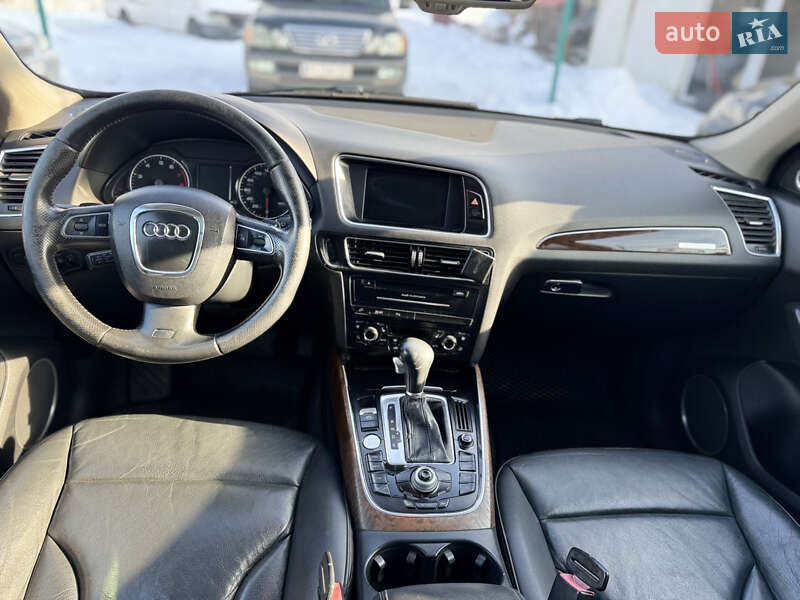 Внедорожник / Кроссовер Audi Q5 2011 в Нижней Апше