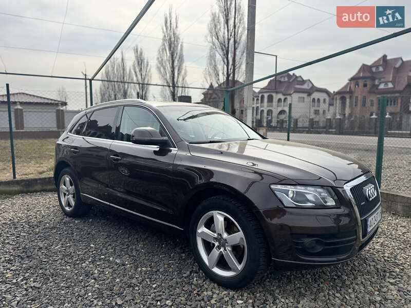 Внедорожник / Кроссовер Audi Q5 2011 в Нижней Апше