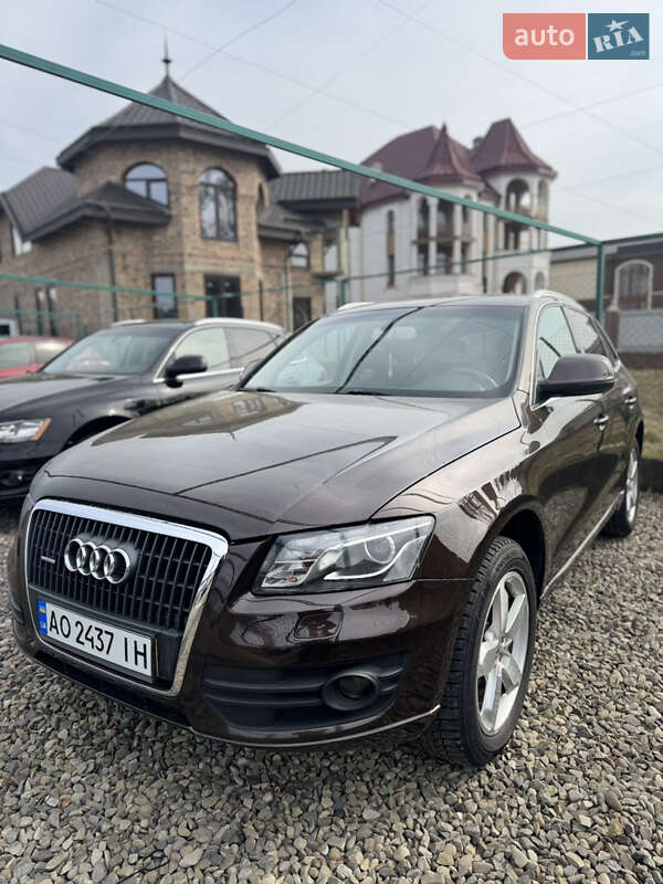 Внедорожник / Кроссовер Audi Q5 2011 в Нижней Апше
