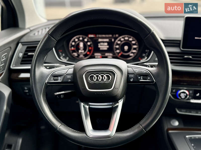 Позашляховик / Кросовер Audi Q5 2020 в Києві