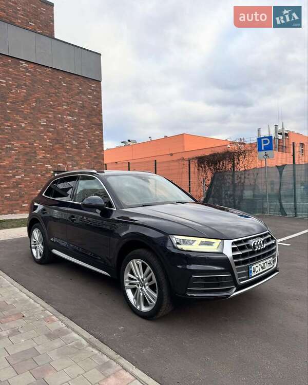 Позашляховик / Кросовер Audi Q5 2017 в Львові