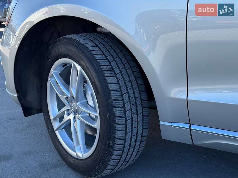 Внедорожник / Кроссовер Audi Q5 2015 в Ровно