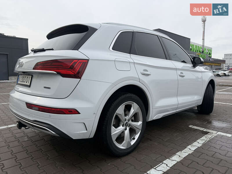 Внедорожник / Кроссовер Audi Q5 2021 в Киеве
