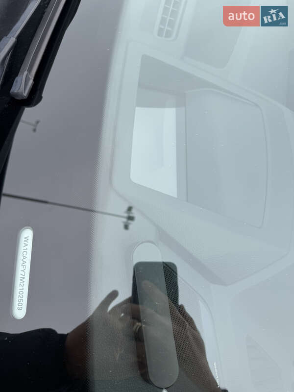 Внедорожник / Кроссовер Audi Q5 2021 в Киеве