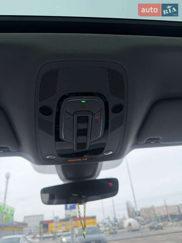 Внедорожник / Кроссовер Audi Q5 2021 в Киеве