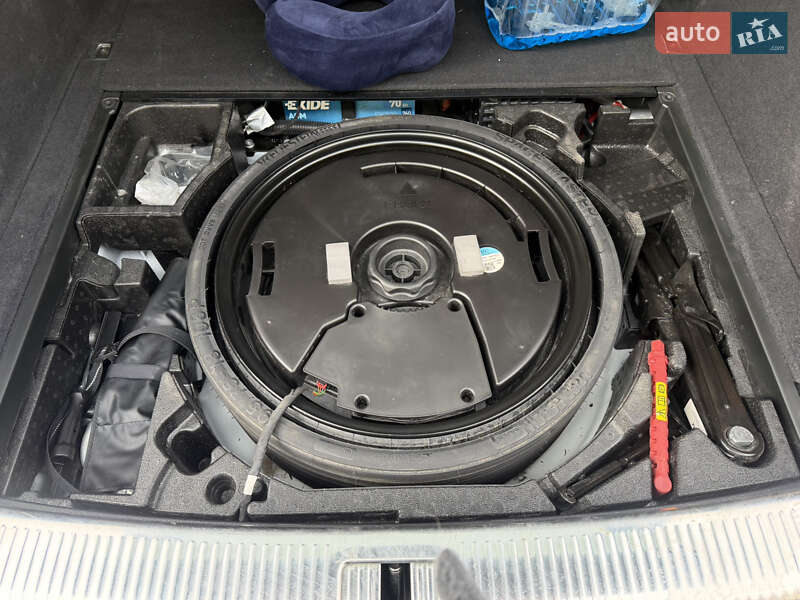 Внедорожник / Кроссовер Audi Q5 2021 в Киеве