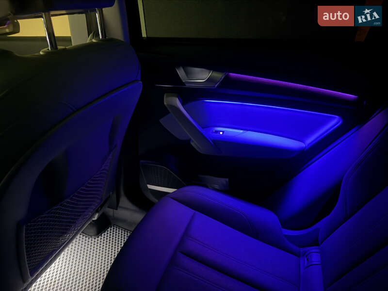 Внедорожник / Кроссовер Audi Q5 2021 в Киеве