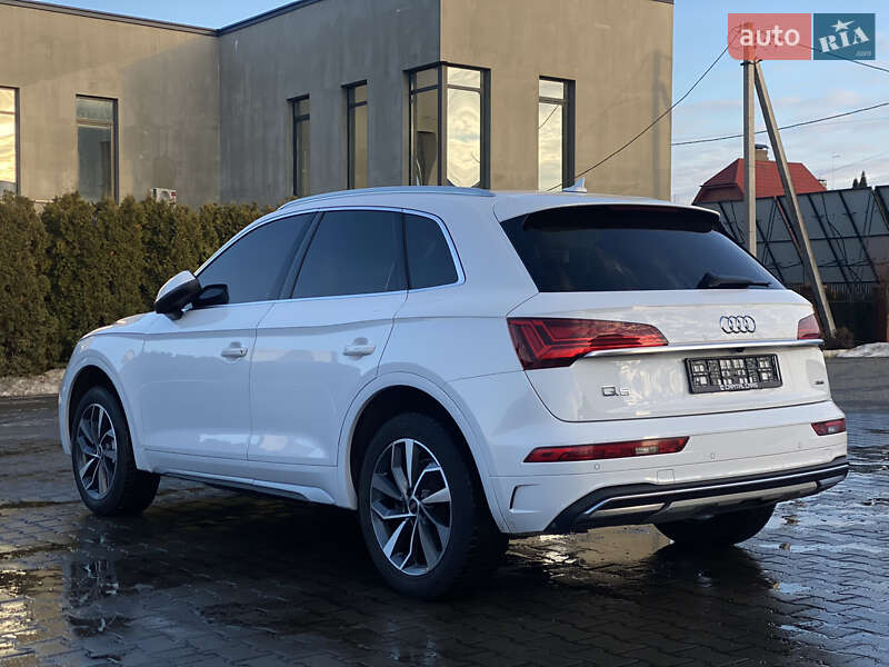 Внедорожник / Кроссовер Audi Q5 2021 в Луцке