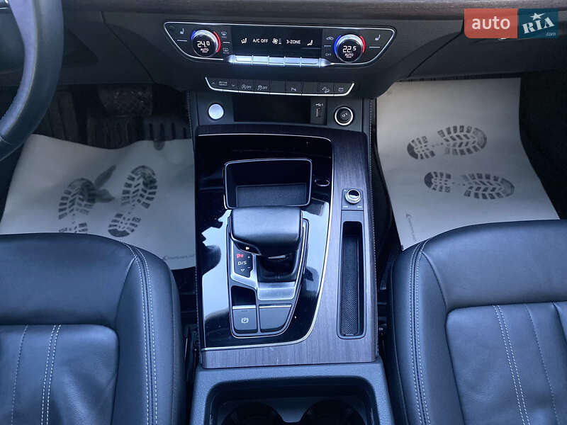 Внедорожник / Кроссовер Audi Q5 2021 в Луцке