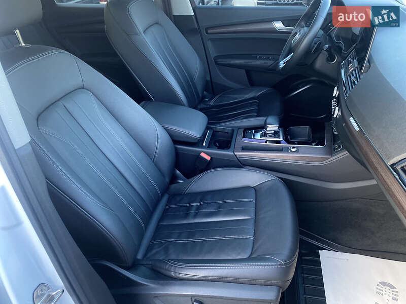 Внедорожник / Кроссовер Audi Q5 2021 в Луцке