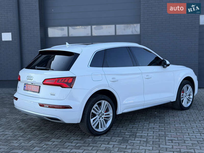 Позашляховик / Кросовер Audi Q5 2018 в Луцьку