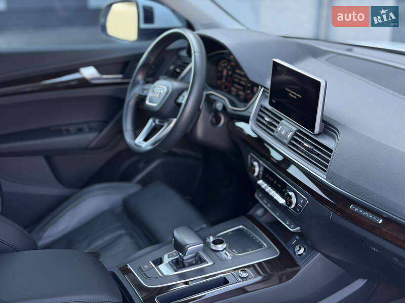 Позашляховик / Кросовер Audi Q5 2018 в Луцьку