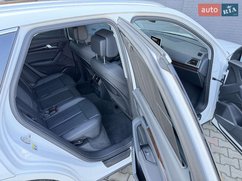 Позашляховик / Кросовер Audi Q5 2018 в Луцьку