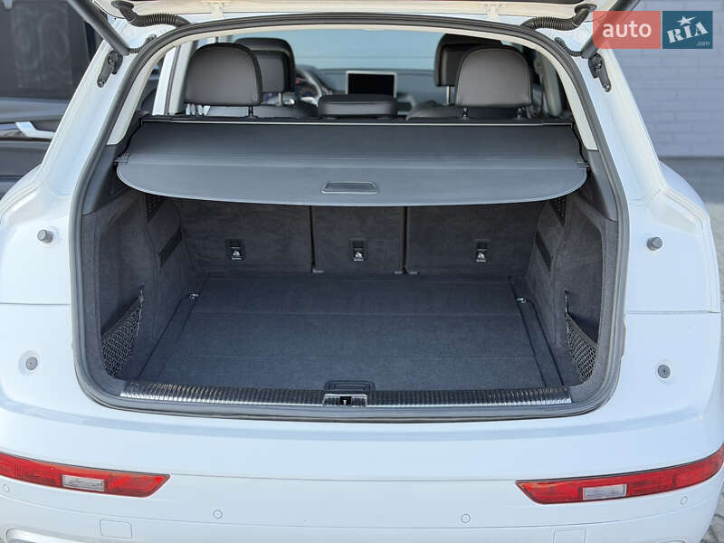 Позашляховик / Кросовер Audi Q5 2018 в Луцьку