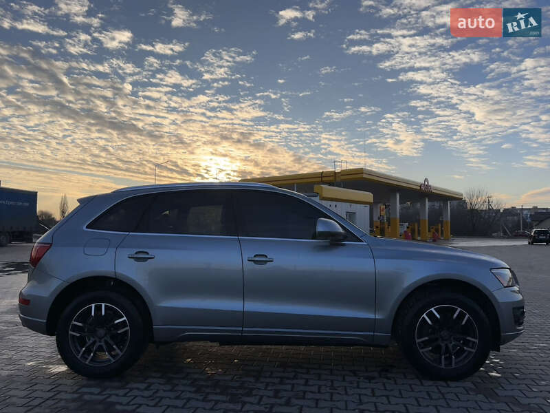 Позашляховик / Кросовер Audi Q5 2011 в Луцьку