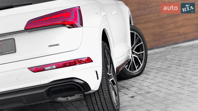 Позашляховик / Кросовер Audi Q5 2022 в Рівному