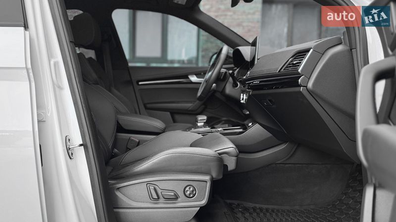 Позашляховик / Кросовер Audi Q5 2022 в Рівному