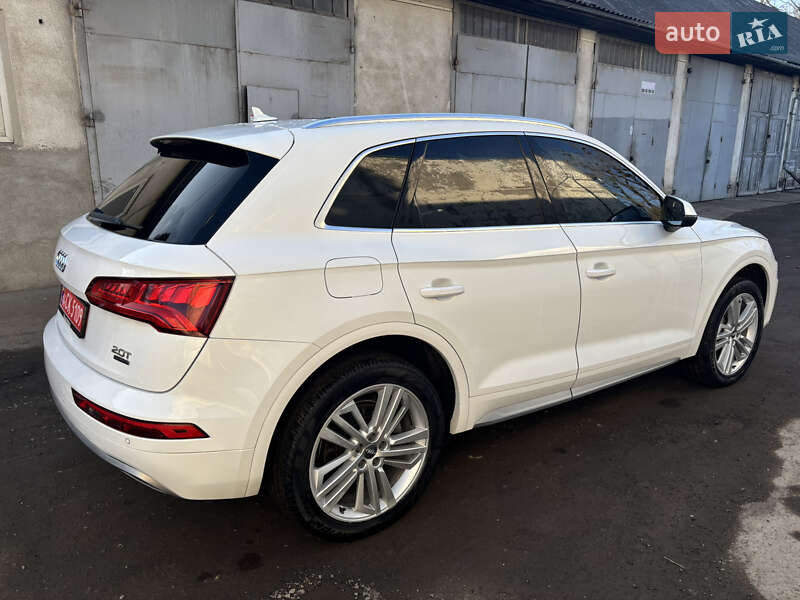 Позашляховик / Кросовер Audi Q5 2018 в Стрию