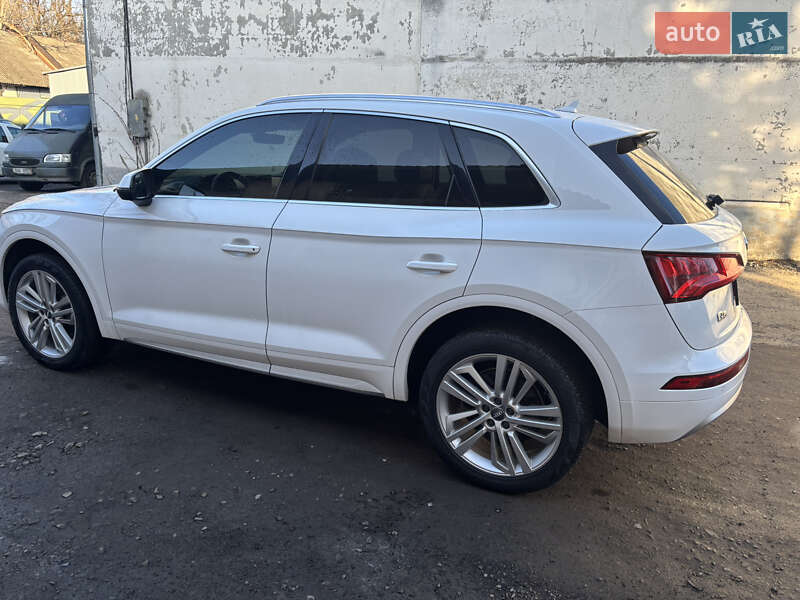 Позашляховик / Кросовер Audi Q5 2018 в Стрию