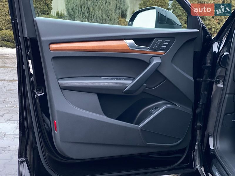 Позашляховик / Кросовер Audi Q5 2020 в Луцьку