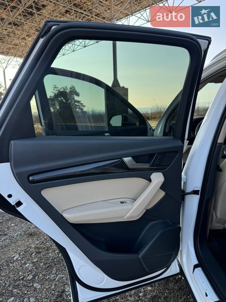 Позашляховик / Кросовер Audi Q5 2018 в Самборі