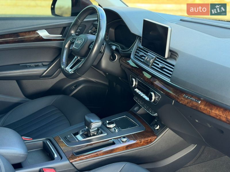 Внедорожник / Кроссовер Audi Q5 2017 в Львове