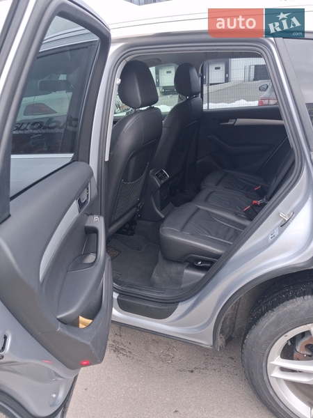 Позашляховик / Кросовер Audi Q5 2015 в Києві