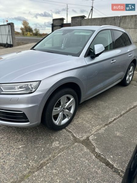 Внедорожник / Кроссовер Audi Q5 2018 в Владимире