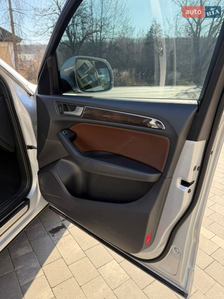 Внедорожник / Кроссовер Audi Q5 2015 в Ужгороде