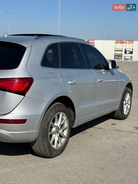 Позашляховик / Кросовер Audi Q5 2011 в Чернівцях