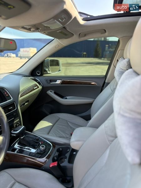 Позашляховик / Кросовер Audi Q5 2011 в Чернівцях