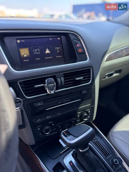 Позашляховик / Кросовер Audi Q5 2011 в Чернівцях