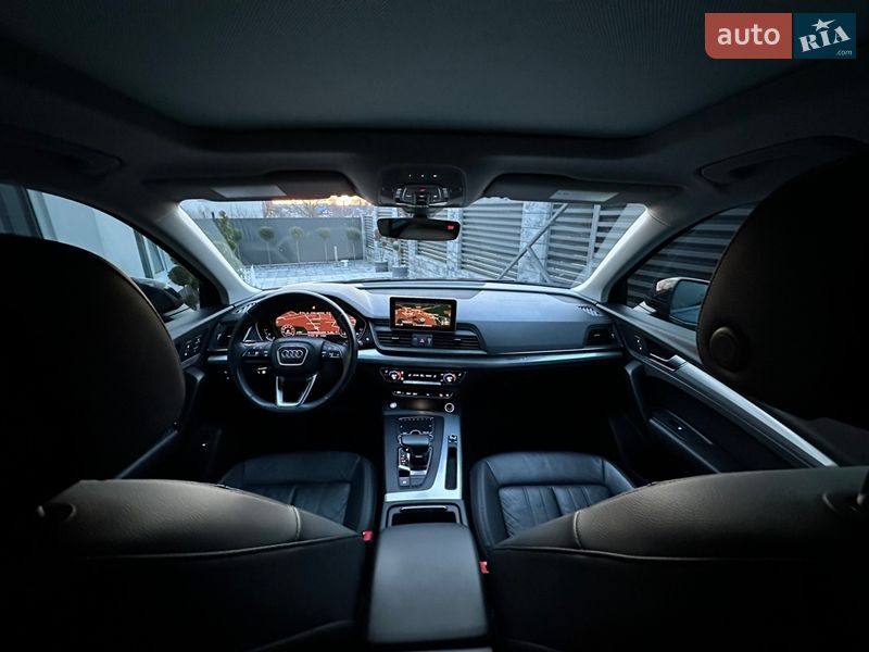 Внедорожник / Кроссовер Audi Q5 2017 в Нововолынске