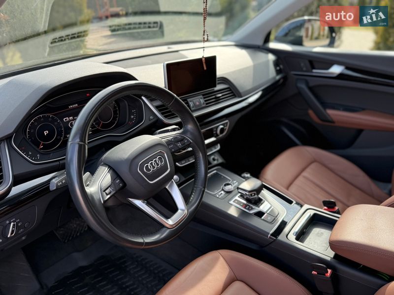 Позашляховик / Кросовер Audi Q5 2017 в Стрию