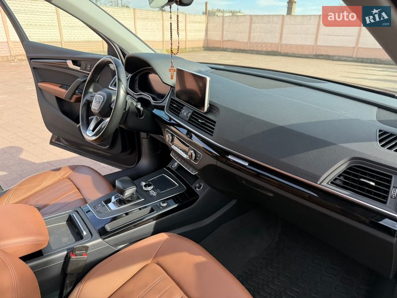 Позашляховик / Кросовер Audi Q5 2017 в Стрию