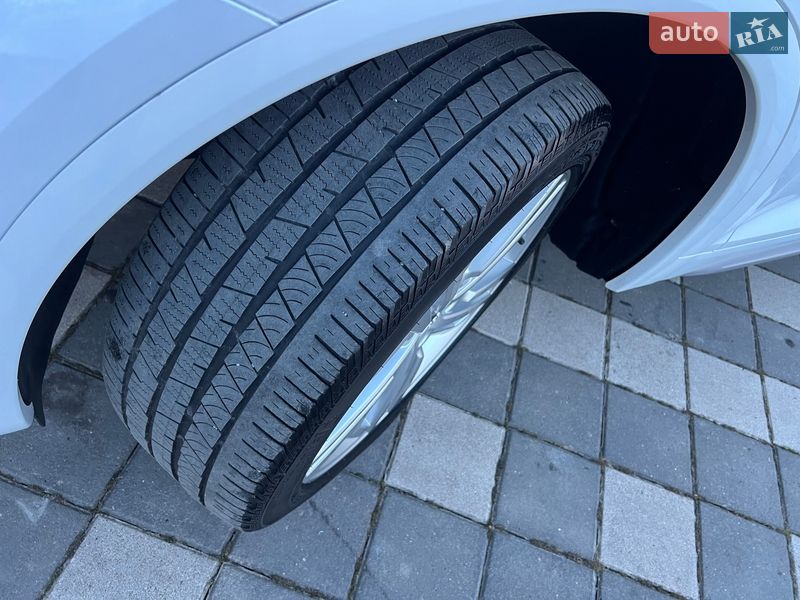 Позашляховик / Кросовер Audi Q5 2018 в Стрию