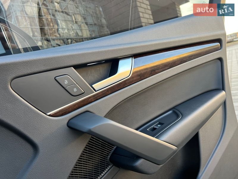 Позашляховик / Кросовер Audi Q5 2018 в Стрию