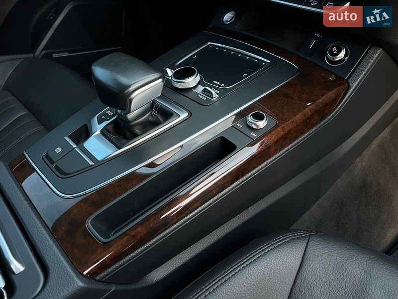 Позашляховик / Кросовер Audi Q5 2018 в Стрию