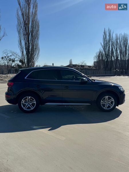 Внедорожник / Кроссовер Audi Q5 2019 в Киеве