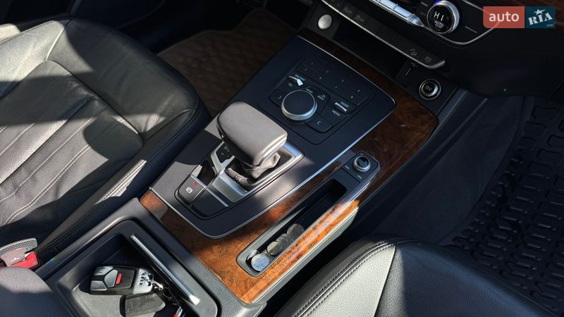 Позашляховик / Кросовер Audi Q5 2017 в Івано-Франківську