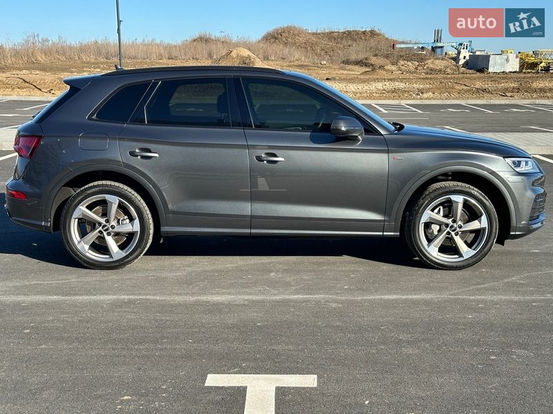 Позашляховик / Кросовер Audi Q5 2020 в Рівному