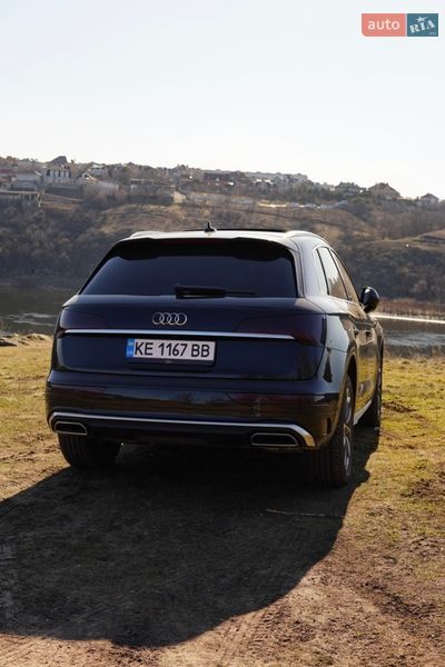 Позашляховик / Кросовер Audi Q5 2022 в Дніпрі