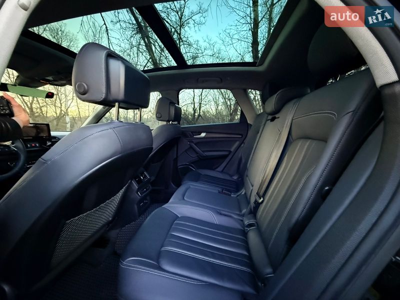 Позашляховик / Кросовер Audi Q5 2022 в Дніпрі