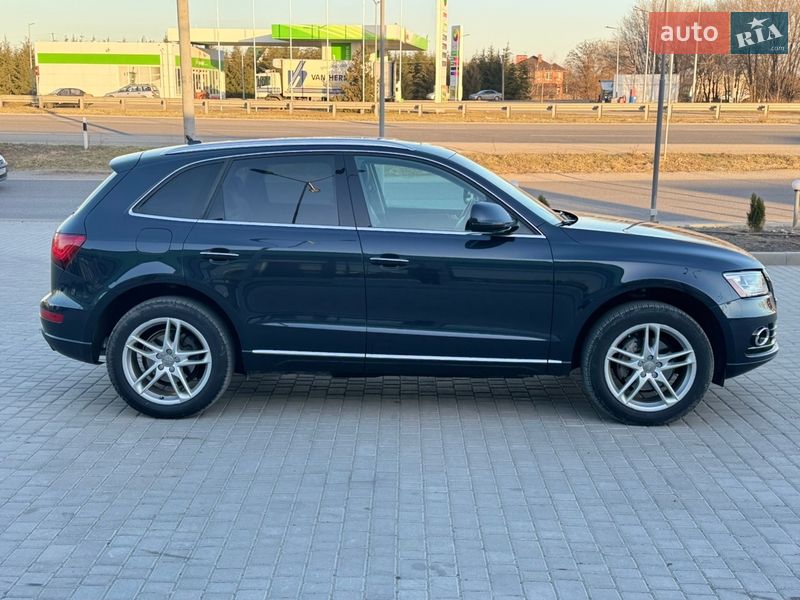 Позашляховик / Кросовер Audi Q5 2015 в Дніпрі