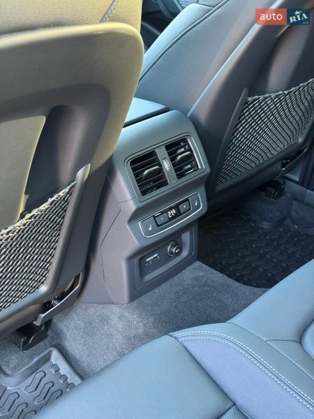 Позашляховик / Кросовер Audi Q5 2023 в Івано-Франківську