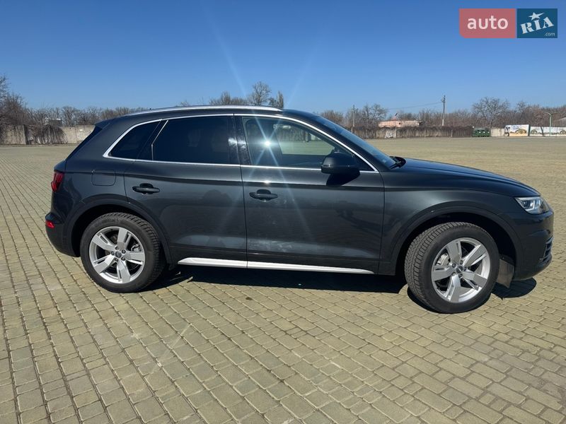 Внедорожник / Кроссовер Audi Q5 2018 в Одессе
