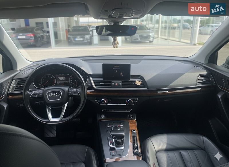 Внедорожник / Кроссовер Audi Q5 2017 в Пустомытах