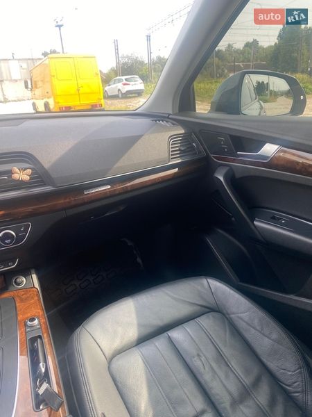 Внедорожник / Кроссовер Audi Q5 2017 в Пустомытах